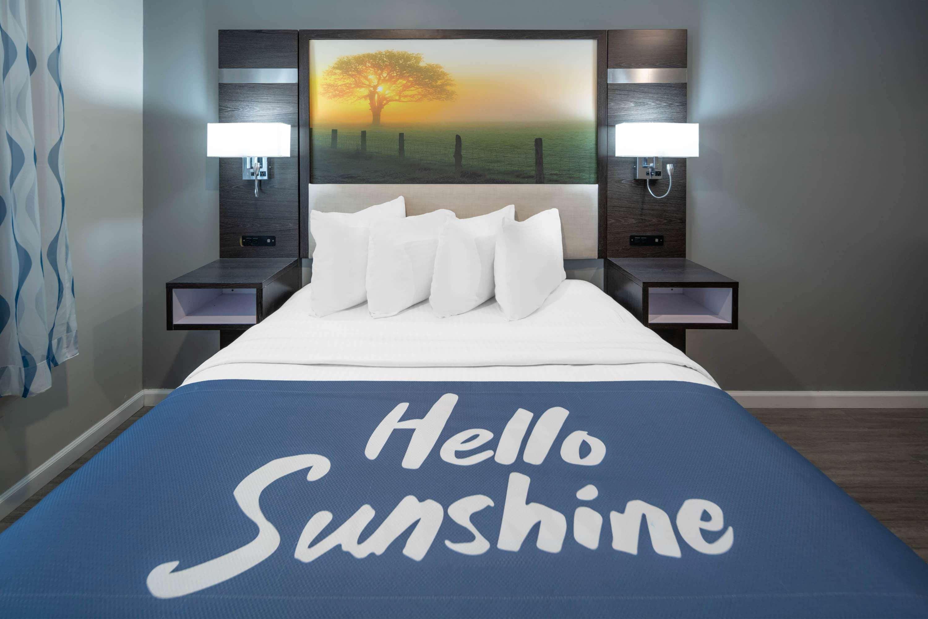 Days Inn By Wyndham Galt - Elk Grove South Екстериор снимка