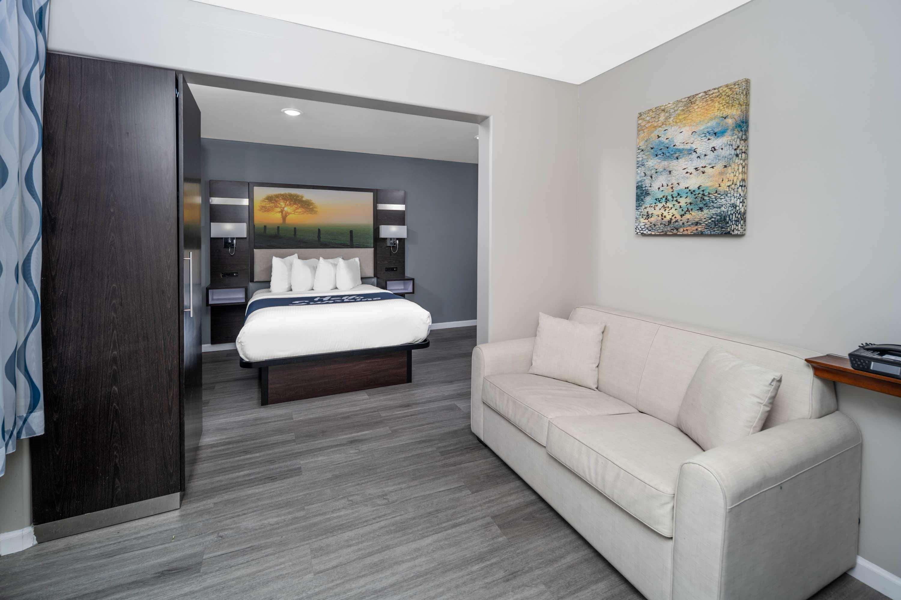 Days Inn By Wyndham Galt - Elk Grove South Екстериор снимка